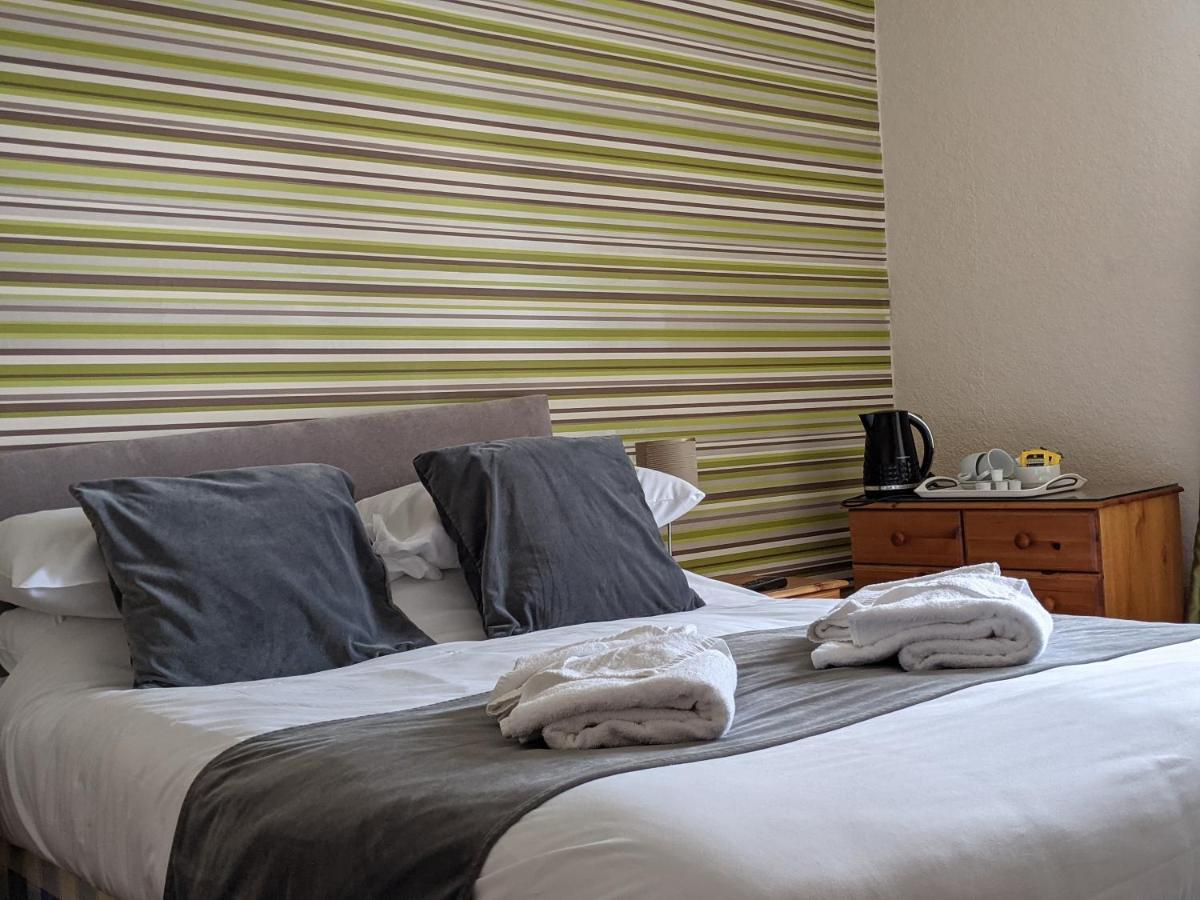 Crown Hotel Langholm Стая снимка